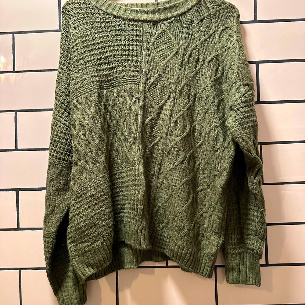 TIME AND TRU GREEN SWEATER